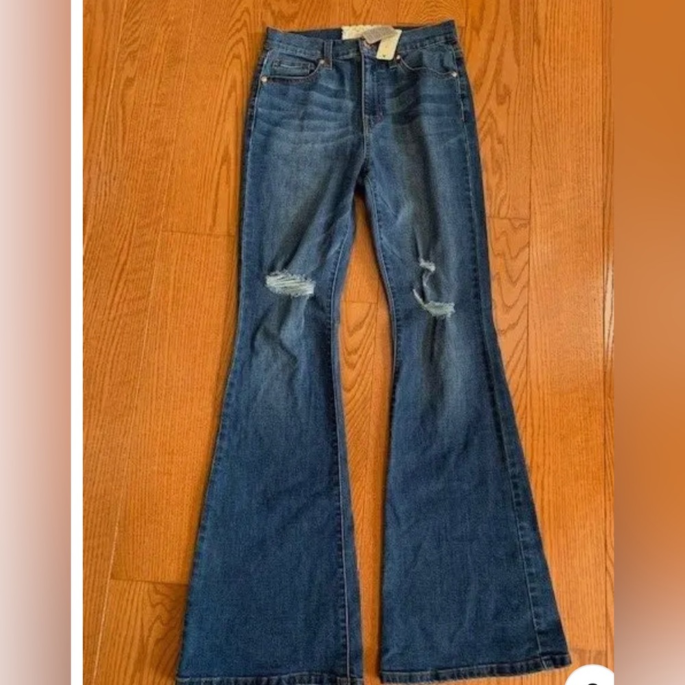 Altar’d State Greyhound fit & flair jeans